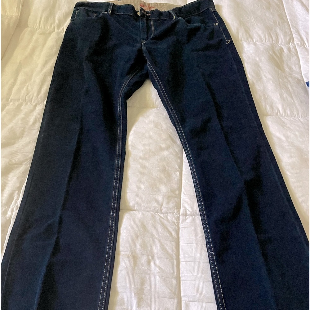 Robert Graham Jeans, NWT, men’s Medium, smoke/pet free home. My loss/your gain.